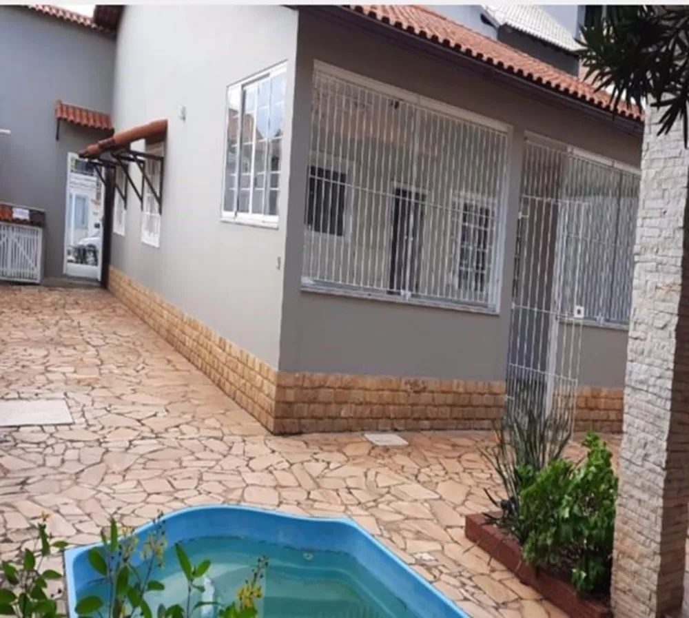 Casa à venda com 3 quartos, 360m² - Foto 4