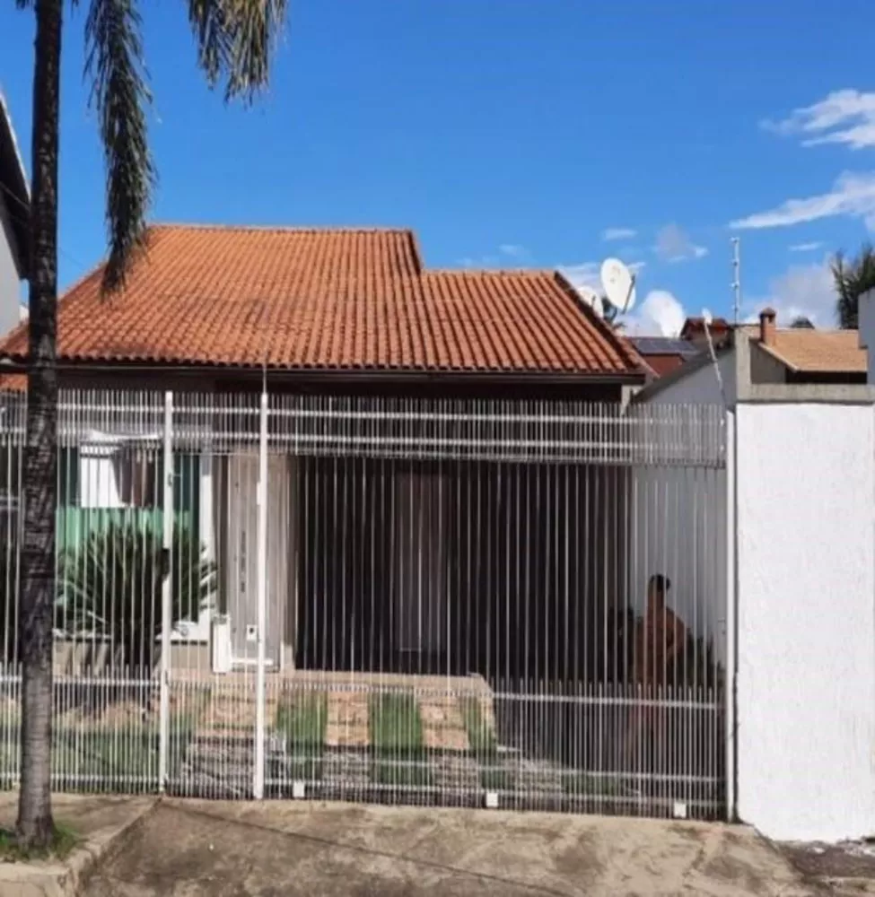 Casa à venda com 3 quartos, 360m² - Foto 1