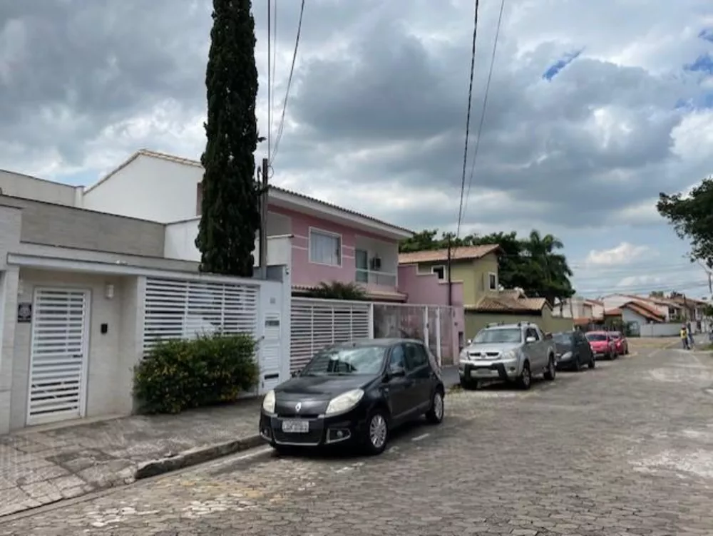 Casa à venda com 5 quartos, 366m² - Foto 2