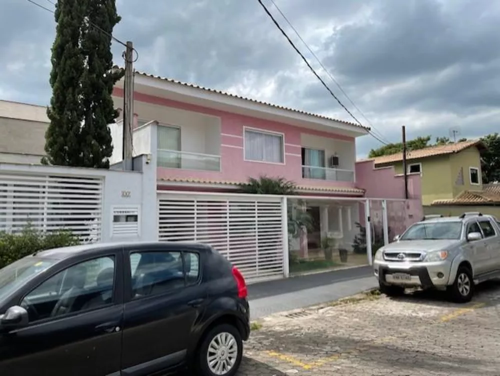 Casa à venda com 5 quartos, 366m² - Foto 1