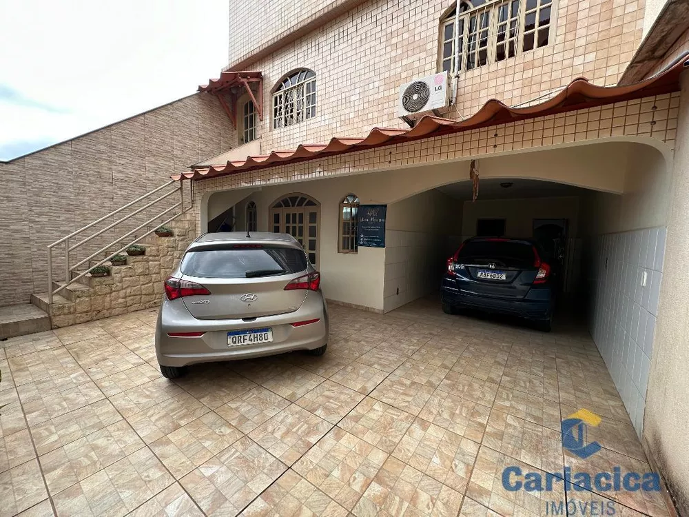 Casa à venda com 6 quartos, 313m² - Foto 2