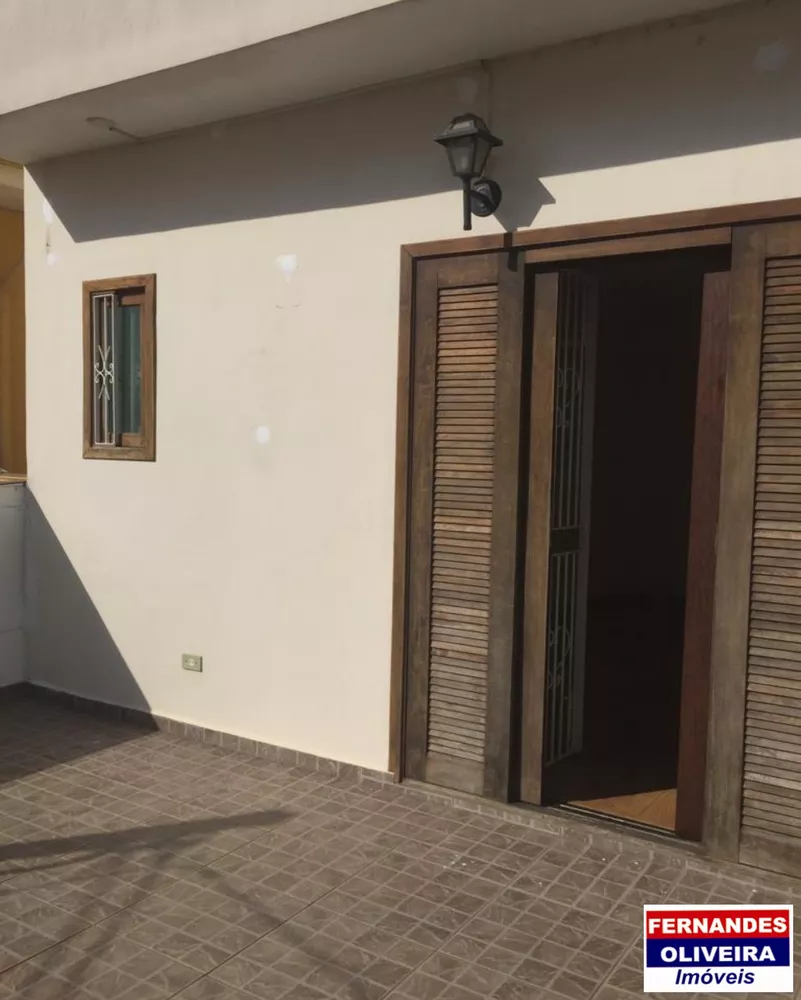 Sobrado à venda com 3 quartos, 150m² - Foto 1