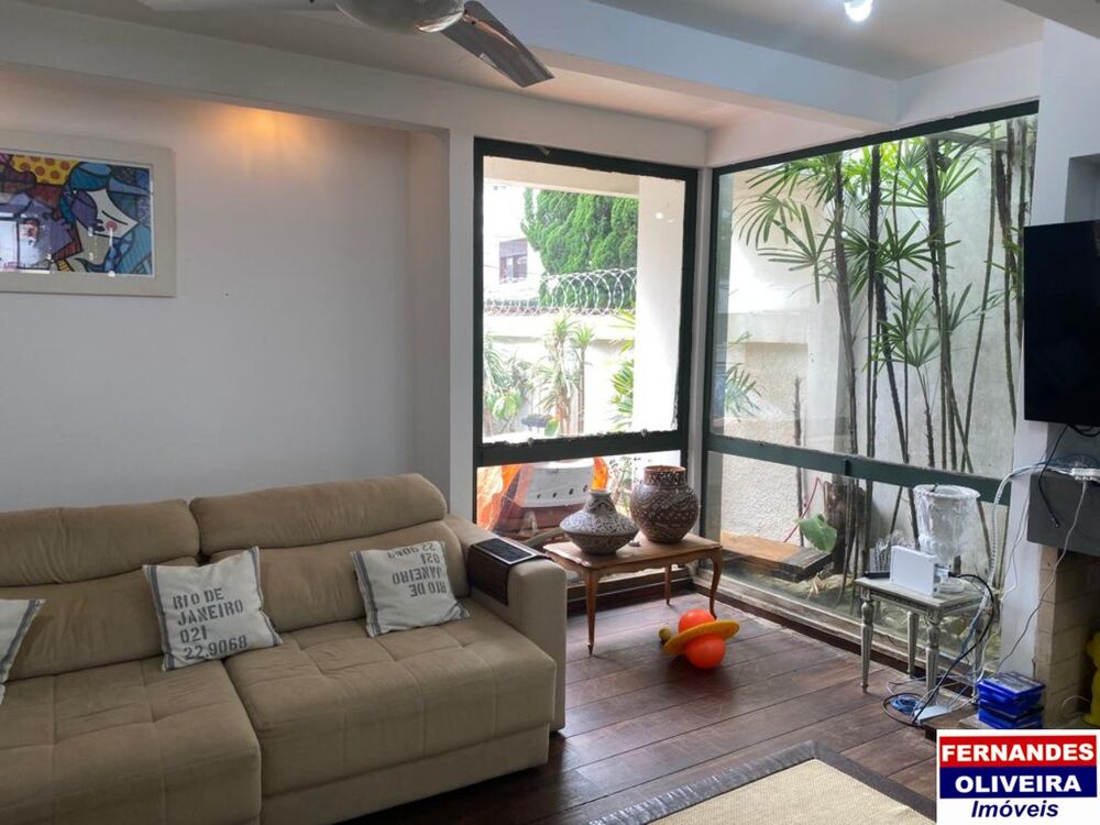 Sobrado à venda com 3 quartos, 400m² - Foto 1