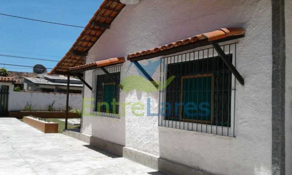 Casa à venda com 2 quartos, 55m² - Foto 2
