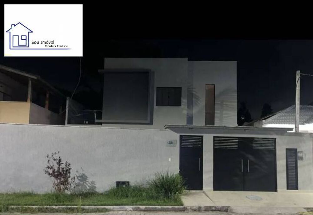 Casa para alugar com 4 quartos, 200m² - Foto 1