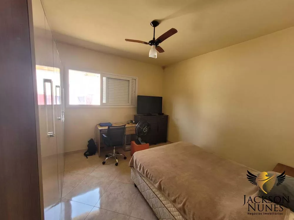 Casa, 4 quartos, 205 m² - Foto 3