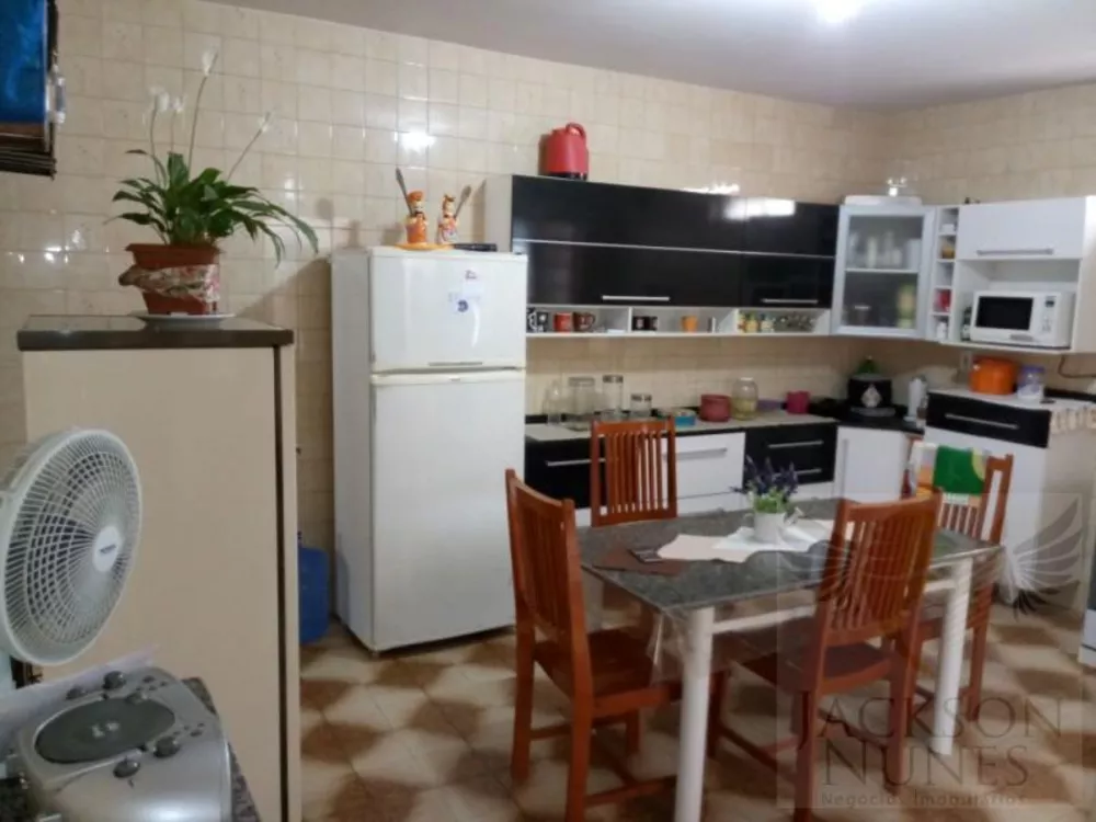 Casa, 3 quartos, 168 m² - Foto 1