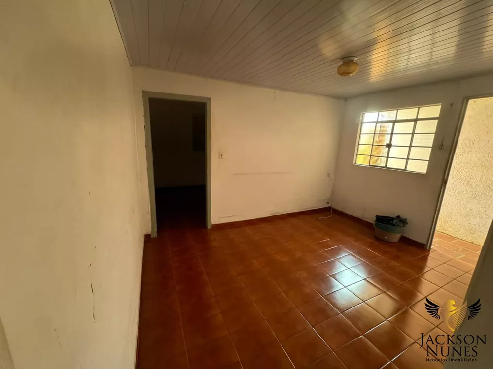 Casa à venda com 2 quartos, 150m² - Foto 1