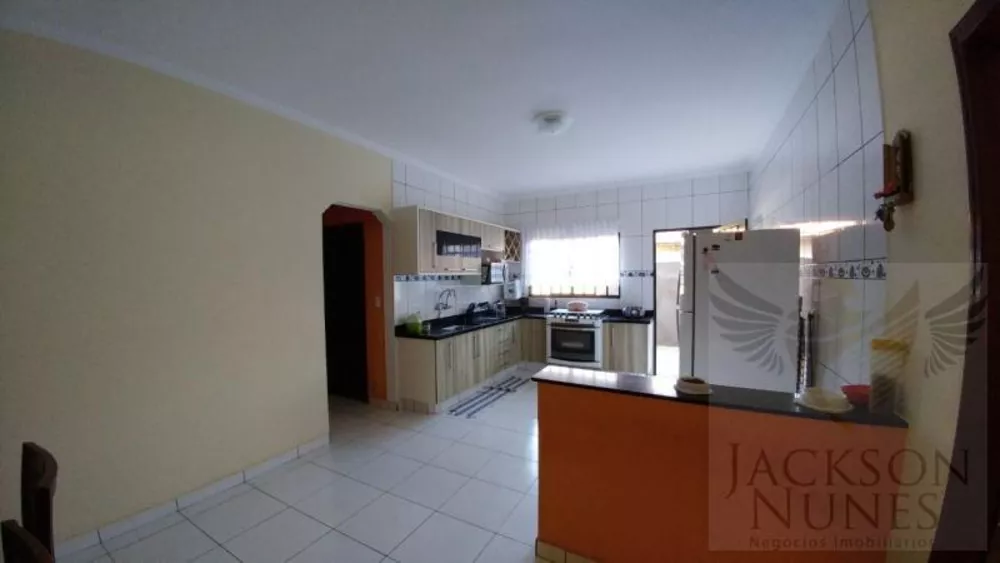 Casa, 2 quartos, 181 m² - Foto 1