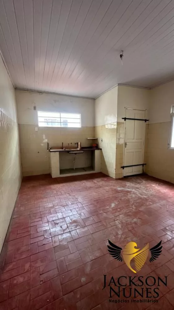 Casa à venda com 2 quartos, 150m² - Foto 3