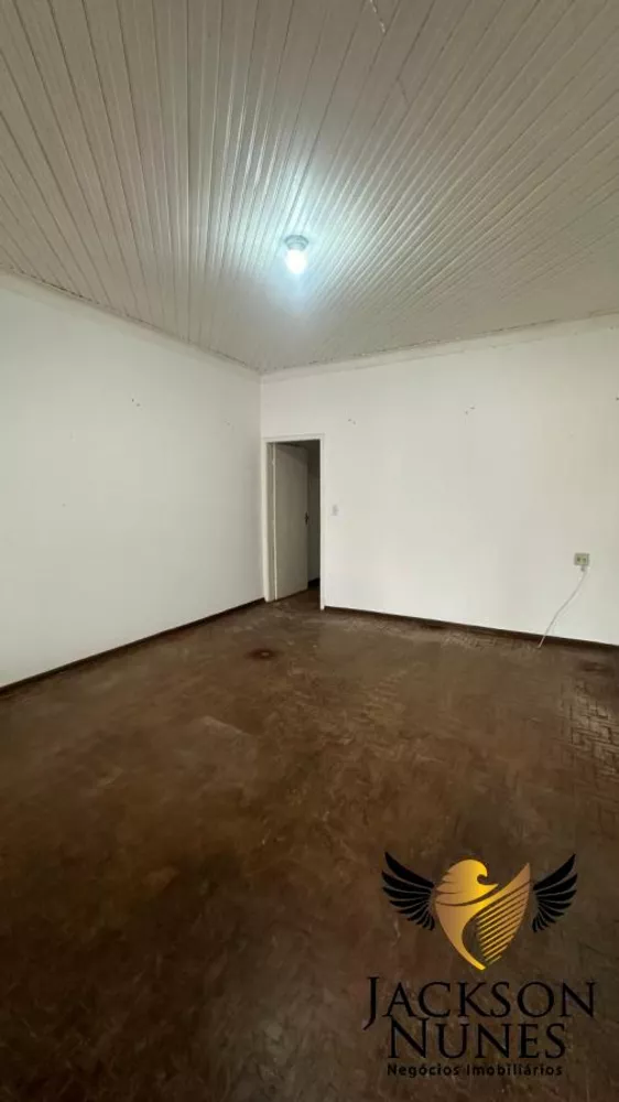 Casa à venda com 2 quartos, 150m² - Foto 2