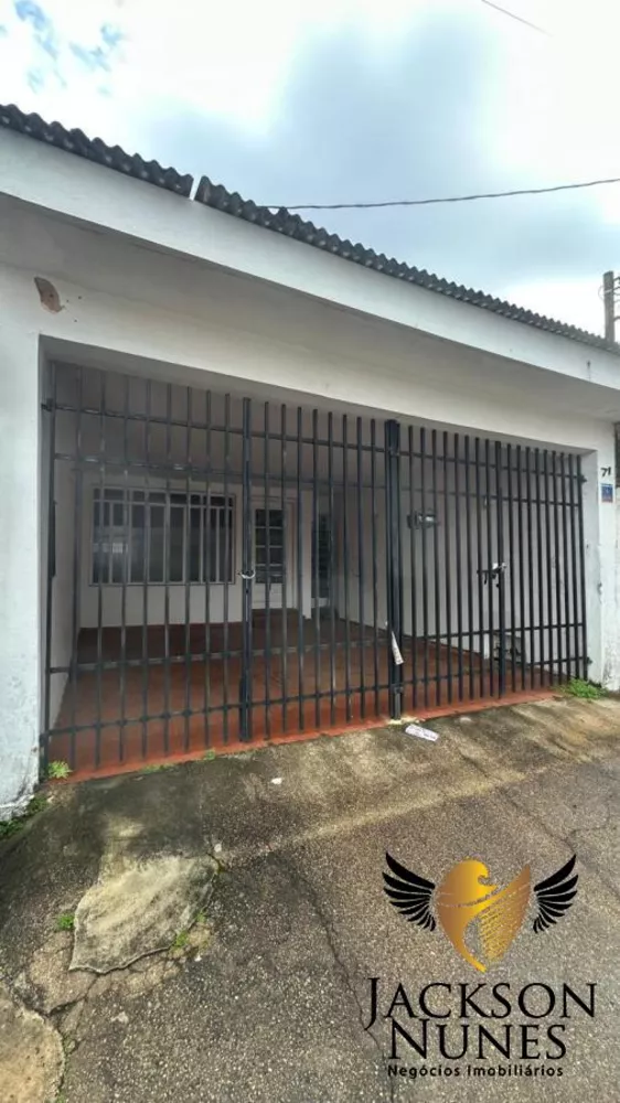 Casa à venda com 2 quartos, 150m² - Foto 1