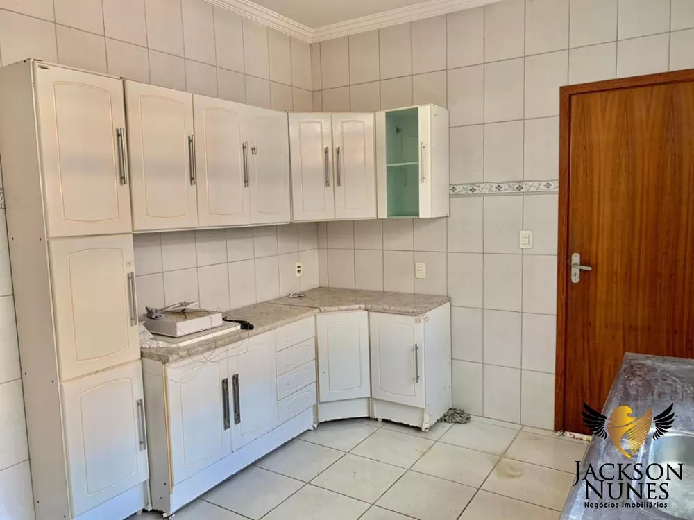 Casa de Condomínio à venda com 3 quartos, 300m² - Foto 4