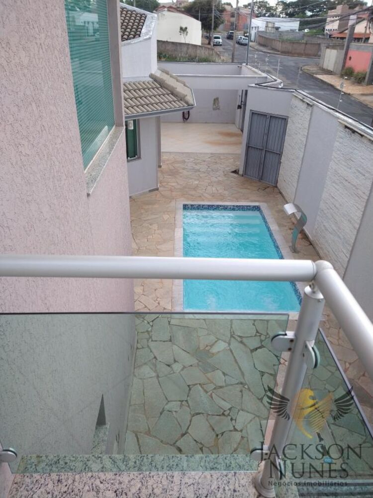 Casa, 4 quartos, 372 m² - Foto 1