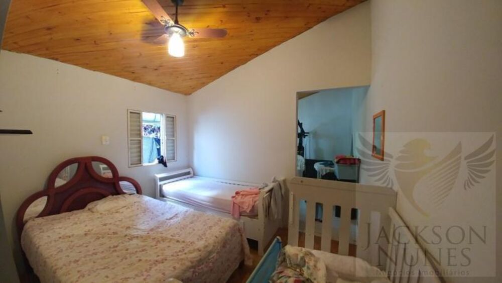 Casa à venda com 3 quartos, 162m² - Foto 4