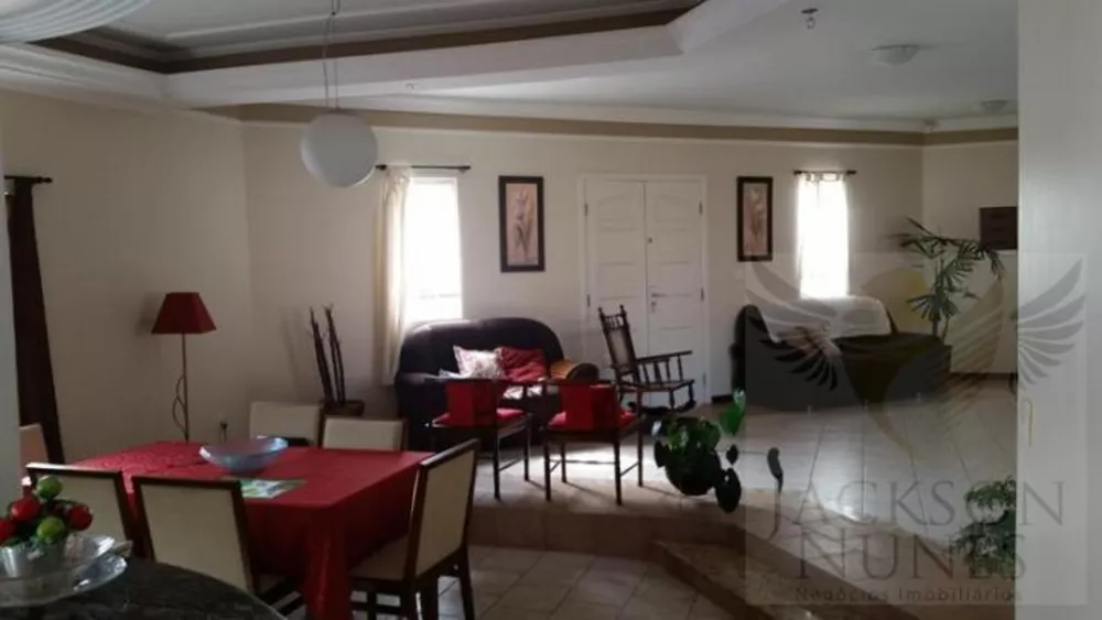 Casa, 3 quartos, 221 m² - Foto 3