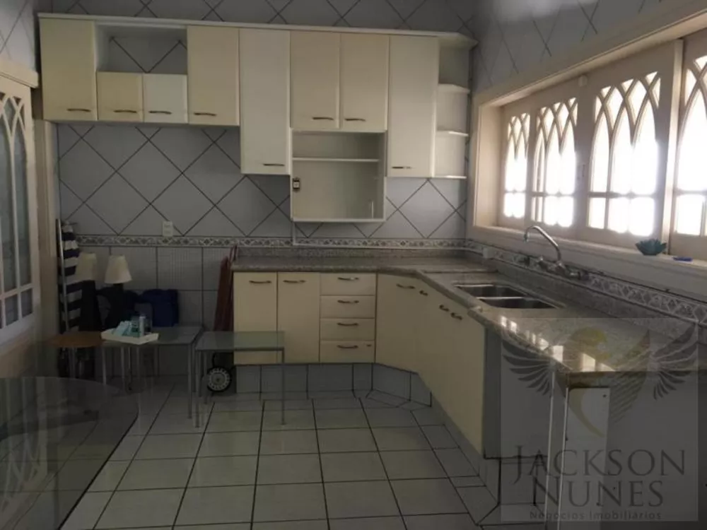 Casa à venda com 3 quartos, 600m² - Foto 6