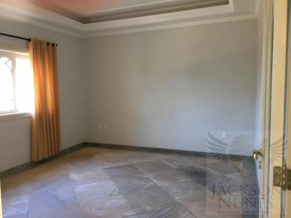 Casa à venda com 3 quartos, 600m² - Foto 7