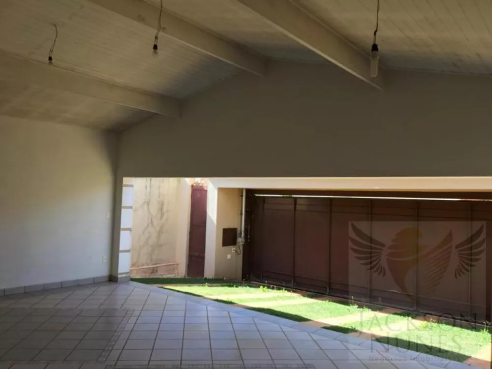 Casa à venda com 3 quartos, 600m² - Foto 5