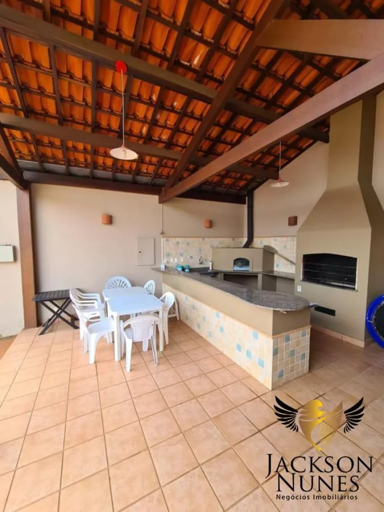 Casa à venda com 4 quartos, 600m² - Foto 4