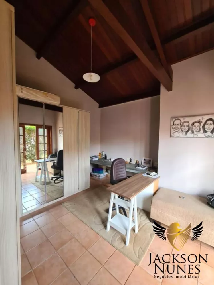 Casa à venda com 4 quartos, 600m² - Foto 3