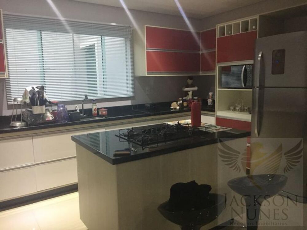 Casa, 3 quartos, 244 m² - Foto 2