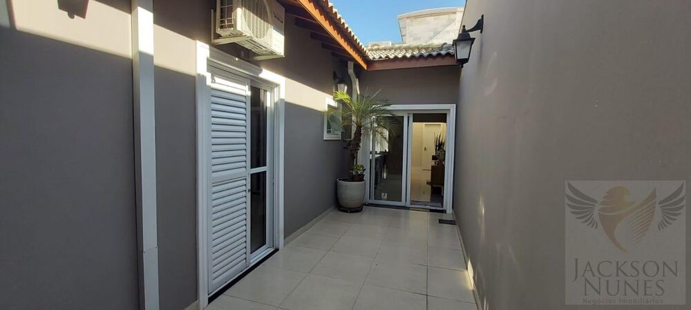 Casa, 4 quartos, 250 m² - Foto 1