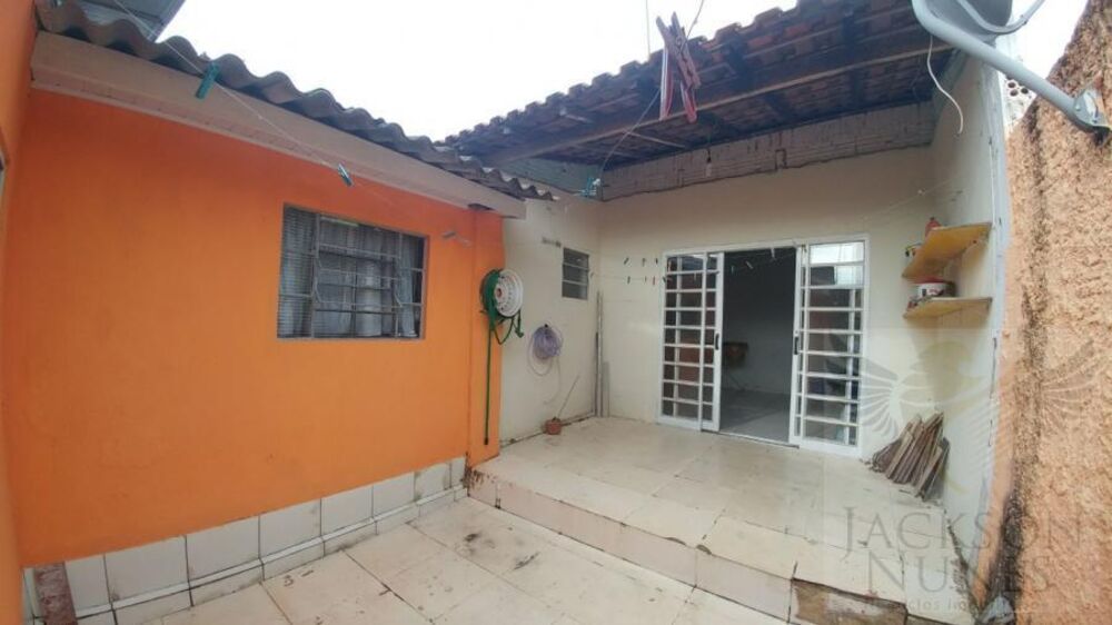 Casa à venda com 2 quartos, 150m² - Foto 2