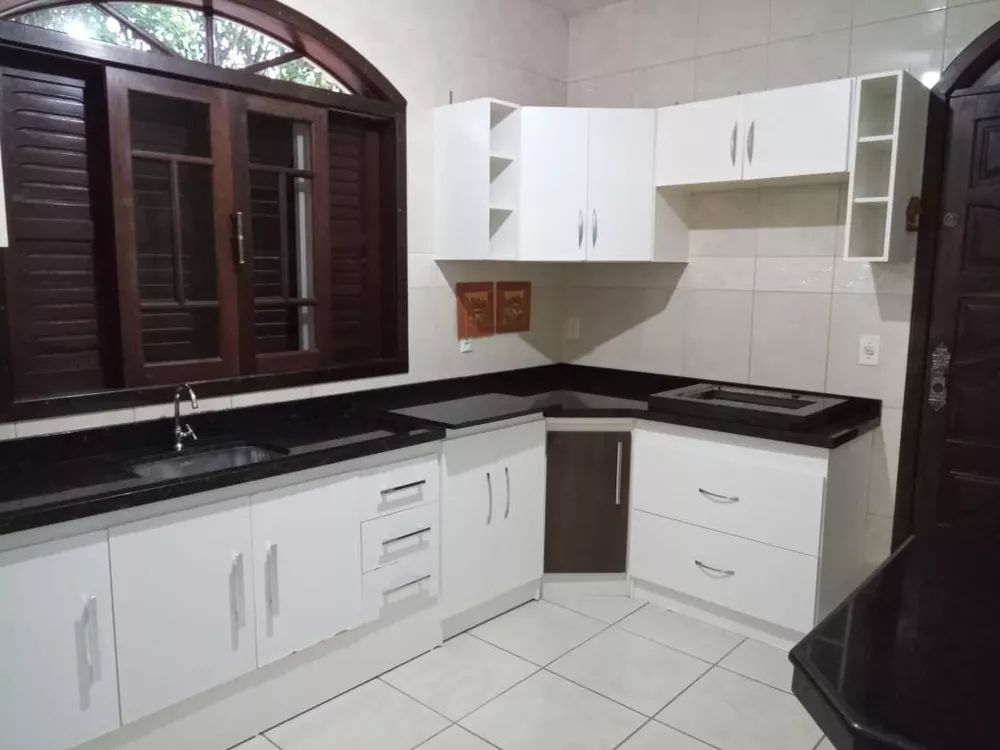 Casa à venda com 2 quartos, 151m² - Foto 4