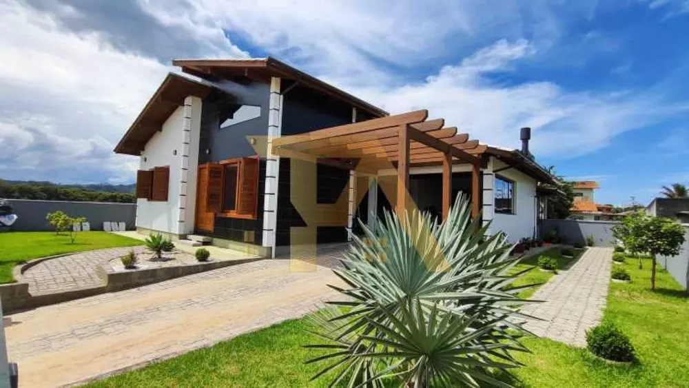 Casa à venda com 1 quarto, 360m² - Foto 1