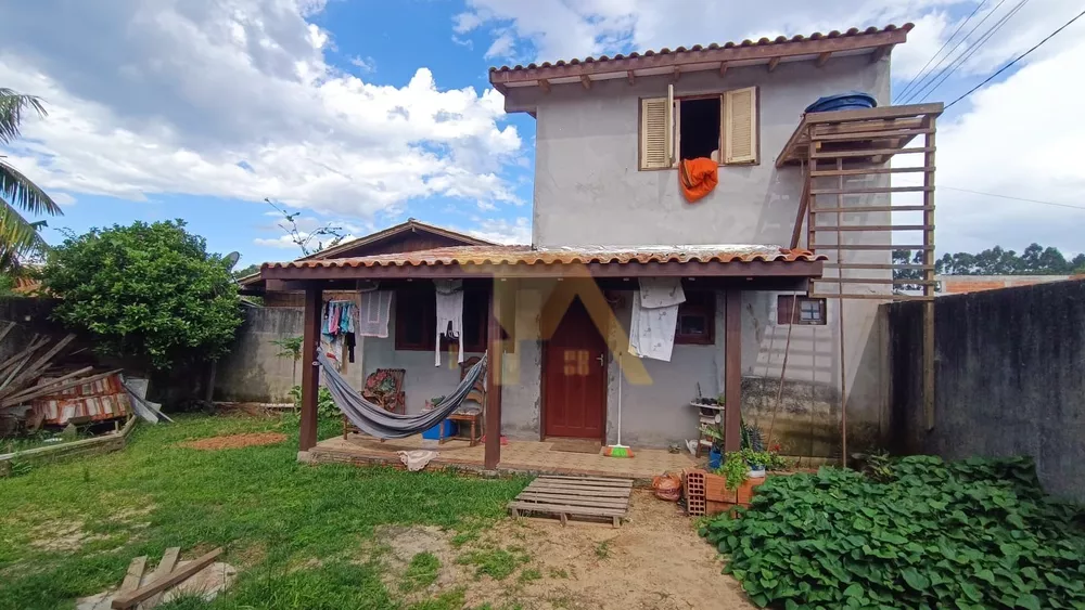 Casa à venda com 3 quartos, 300m² - Foto 2