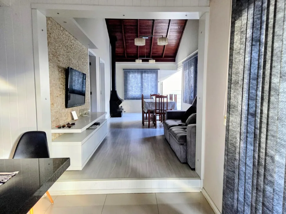 Casa, 7 quartos, 346 m² - Foto 1