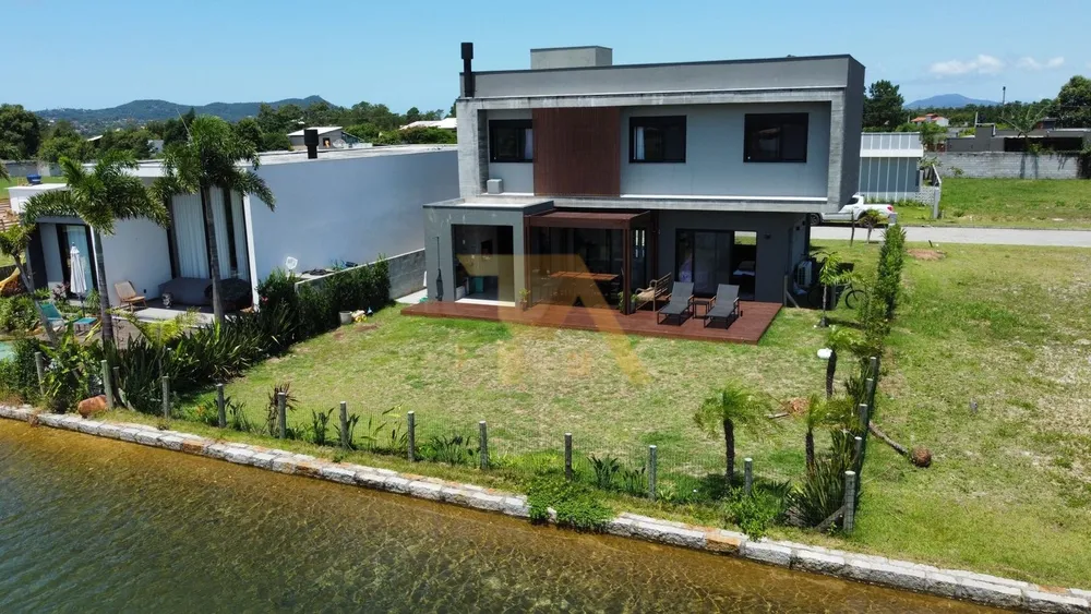 Casa, 3 quartos, 220 m² - Foto 1