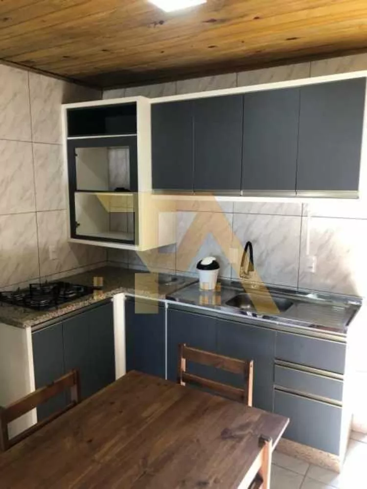 Casa à venda com 4 quartos, 300m² - Foto 3