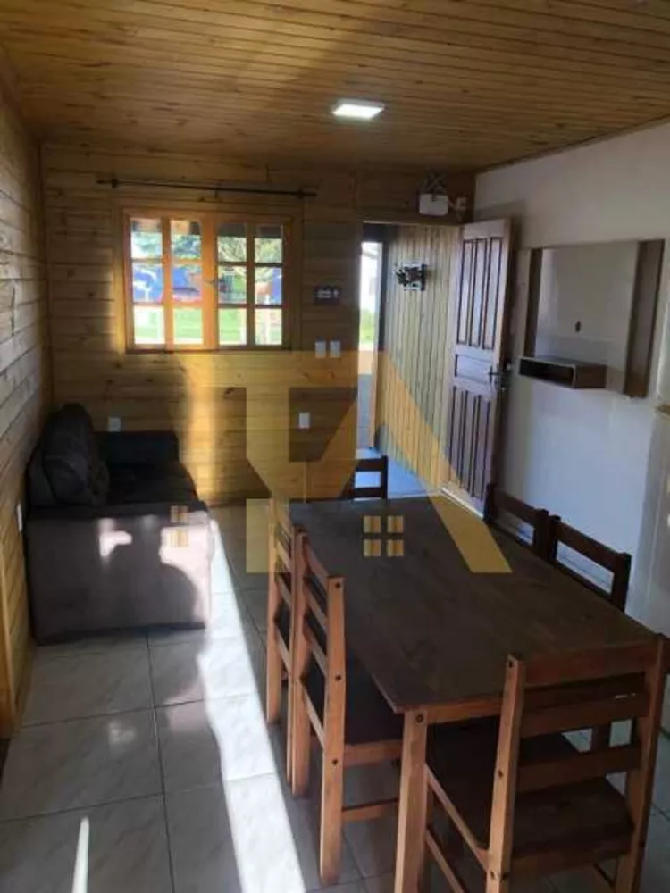 Casa à venda com 4 quartos, 300m² - Foto 2