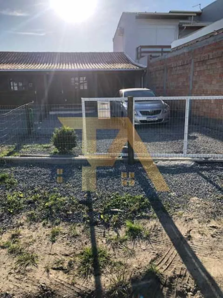 Casa à venda com 4 quartos, 300m² - Foto 1