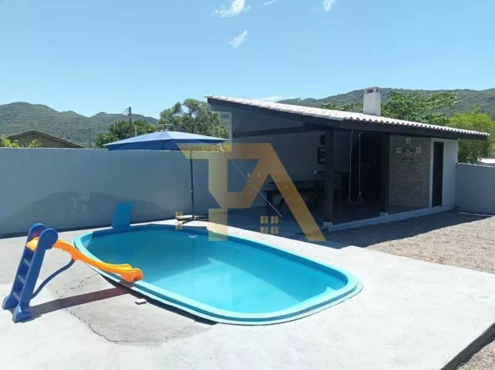 Casa à venda com 2 quartos, 140m² - Foto 2