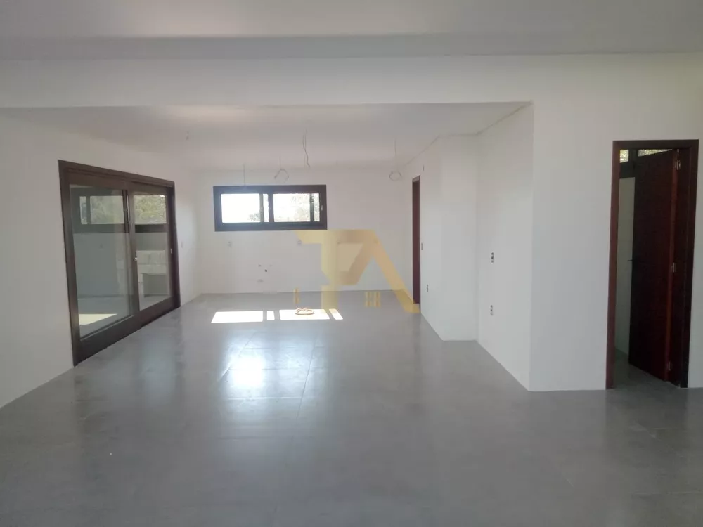 Casa à venda com 3 quartos, 195m² - Foto 4