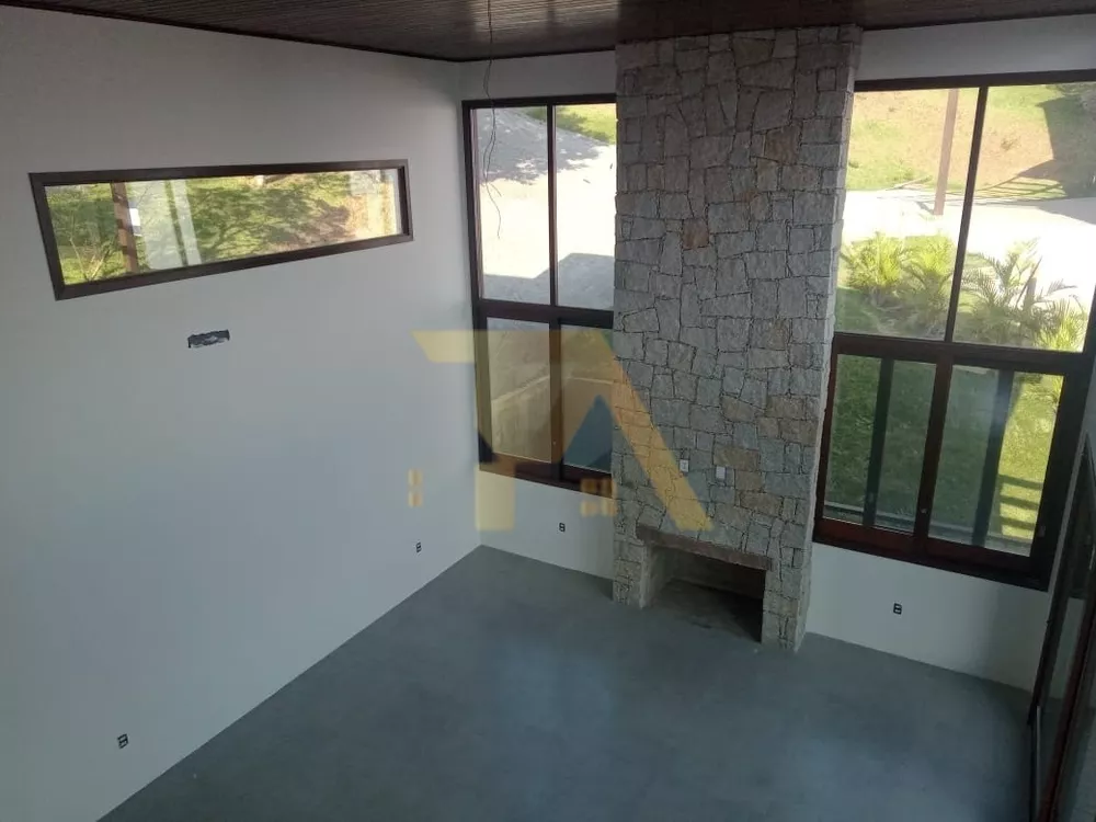 Casa à venda com 3 quartos, 195m² - Foto 3