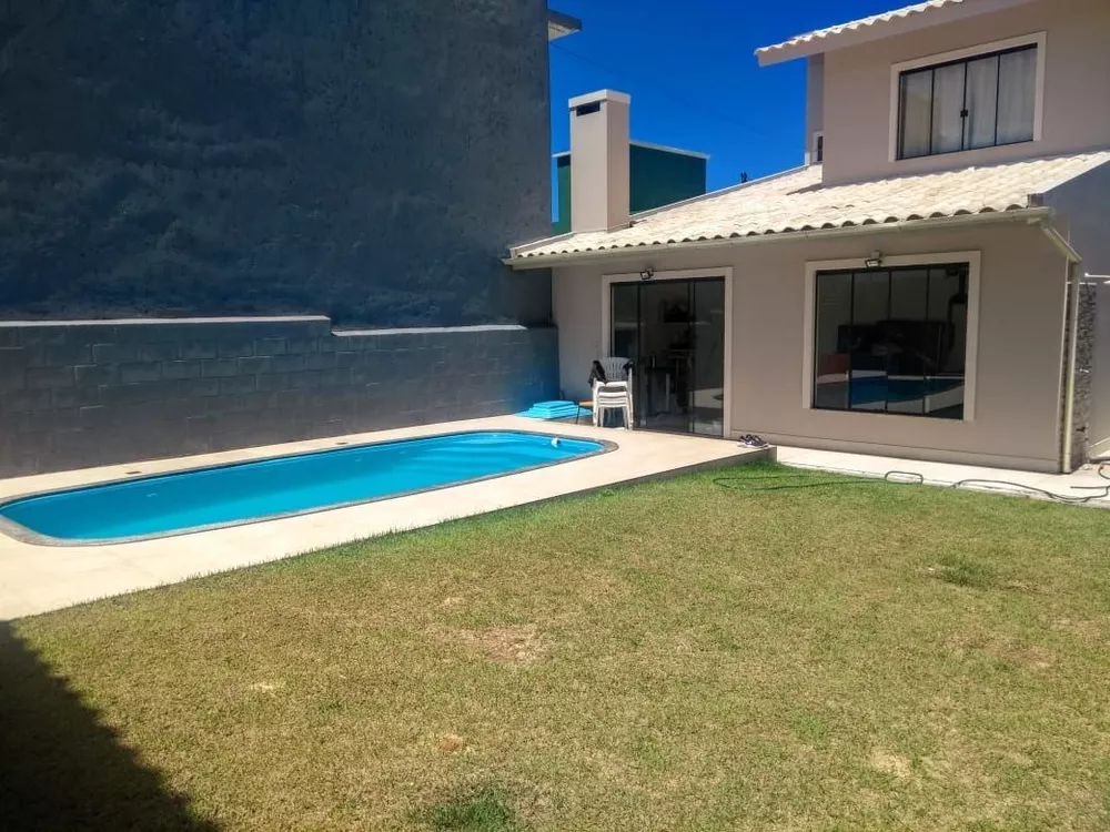 Casa à venda com 3 quartos, 170m² - Foto 2