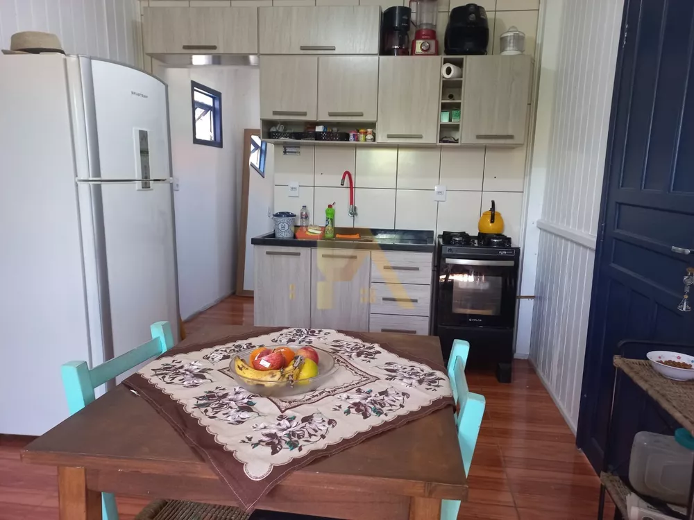 Casa à venda com 2 quartos, 50m² - Foto 3