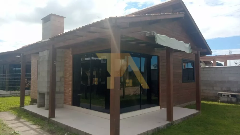 Casa à venda com 4 quartos, 100m² - Foto 2