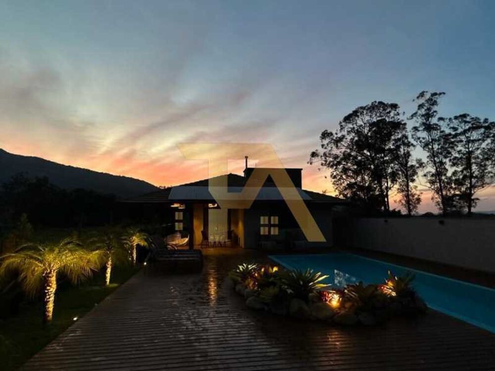 Chácara, 3 quartos, 4500 m² - Foto 1