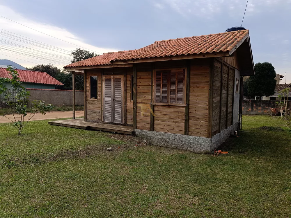 Casa à venda com 1 quarto, 30m² - Foto 2