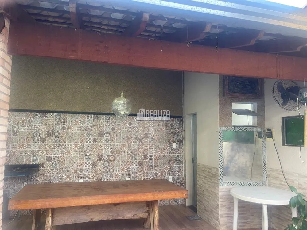 Casa, 4 quartos, 252 m² - Foto 1