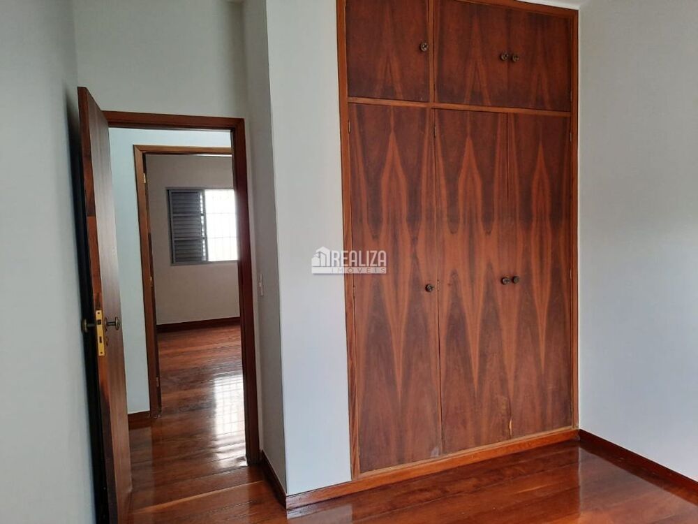 Casa à venda com 4 quartos, 286m² - Foto 8