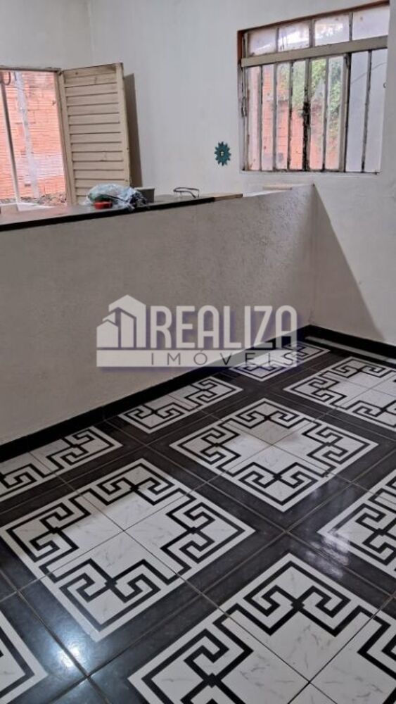 Casa à venda com 2 quartos, 100m² - Foto 8