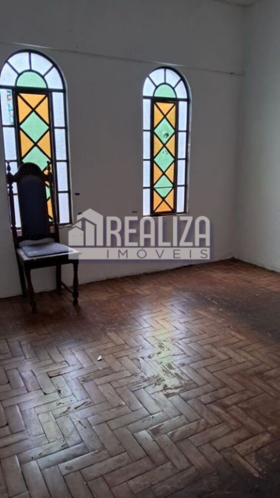 Casa à venda com 2 quartos, 100m² - Foto 3