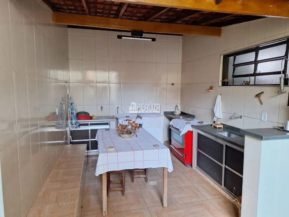 Casa, 3 quartos, 226 m² - Foto 3