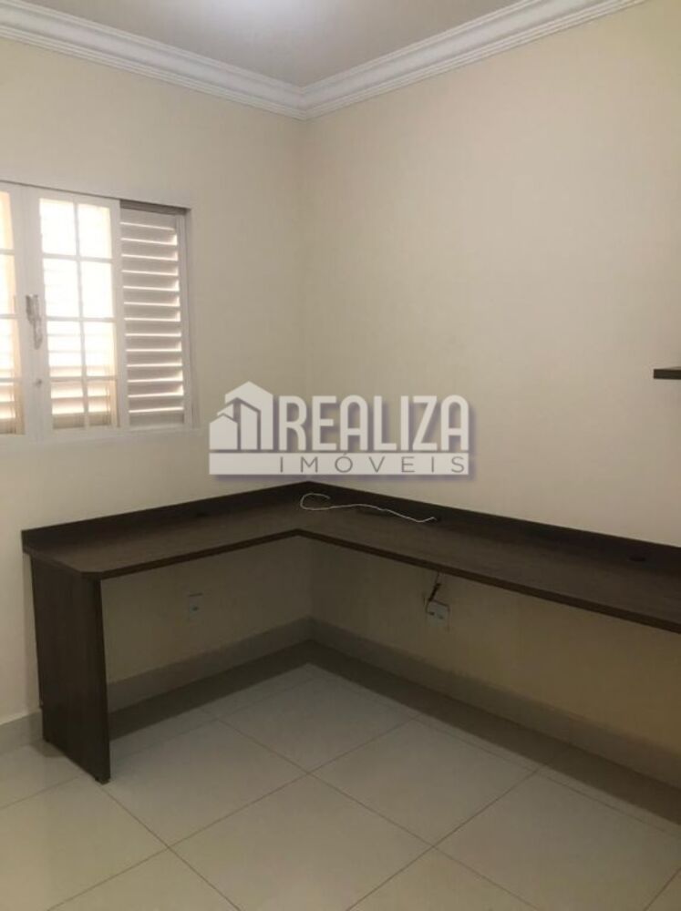 Casa, 3 quartos, 205 m² - Foto 3